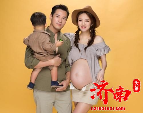 安以轩挺着二胎孕肚与姐妹合照时用手遮住了半张脸 安以轩挺着二胎孕肚与姐妹合照时用手遮住了半张脸