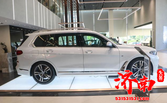 2021款宝马X7上市 共推8款车型 价格100万元起 2021款宝马X7上市 共推8款车型 价格100万元起