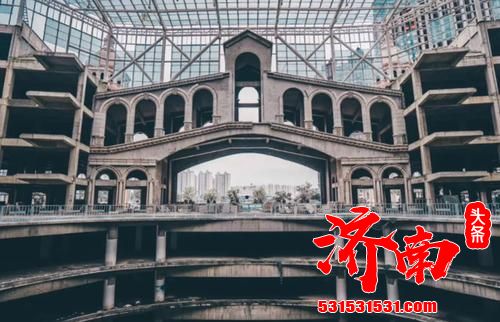 河北“明星”芯片厂夭折 除了一栋还未完工的办公楼就是空荡荡的荒地 河北“明星”芯片厂夭折 除了一栋还未完工的办公楼就是空荡荡的荒地