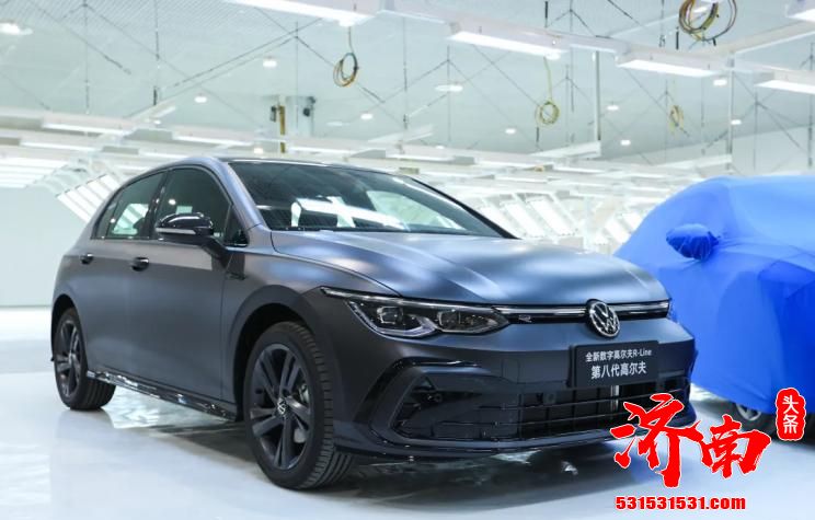 全新高尔夫黑武士版亮相 哑光黑色涂装 配碳纤维后视镜壳 全新高尔夫黑武士版亮相 哑光黑色涂装 配碳纤维后视镜壳