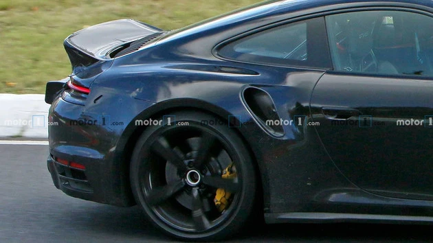 保时捷911新车型测试谍照曝光 造型细节将有所调整 保时捷911新车型测试谍照曝光 造型细节将有所调整