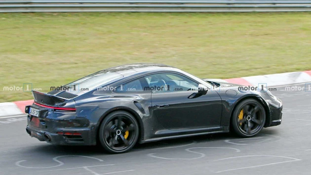 保时捷911新车型测试谍照曝光 造型细节将有所调整 保时捷911新车型测试谍照曝光 造型细节将有所调整