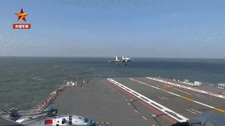 我国首艘国产航母山东舰最新训练画面曝光,并宣布已完成海上试验训练 我国首艘国产航母山东舰最新训练画面曝光,并宣布已完成海上试验训练