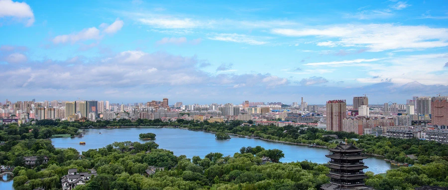 济南之行:领略趵突泉的壮美,感受大明湖的优雅 济南之行:领略趵突泉的壮美,感受大明湖的优雅