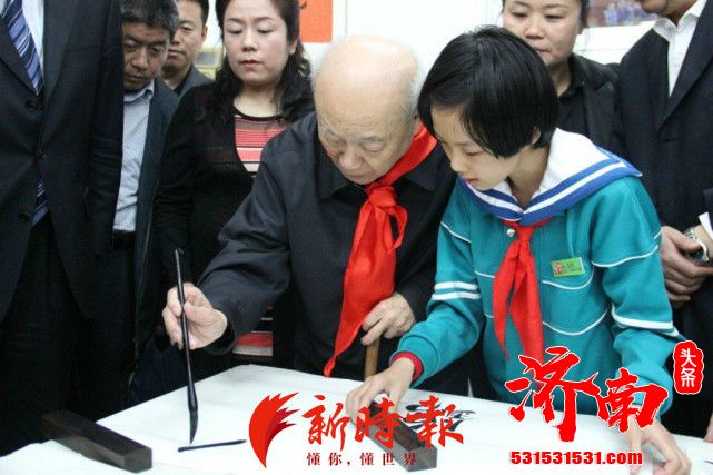 在济南一所百年老校,欧阳中石留下了这些“印记” 在济南一所百年老校,欧阳中石留下了这些“印记”