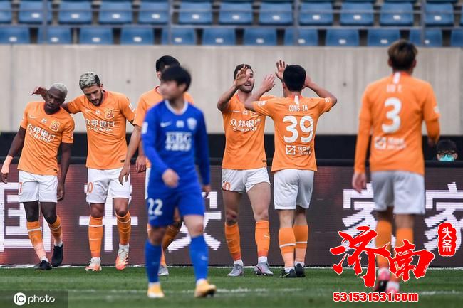 中超卓尔vs永昌上半场:埃弗拉进一球,廖承受伤下场 卓尔1-0领先 中超卓尔vs永昌上半场:埃弗拉进一球,廖承受伤下场 卓尔1-0领先