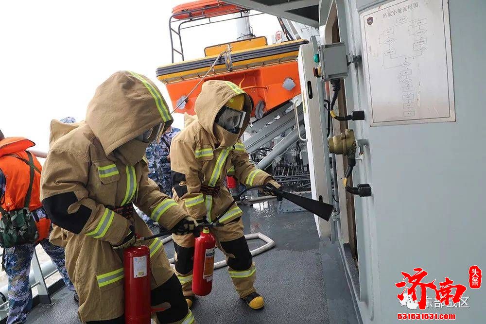 东部战区海军某防救船大队一场紧贴实战的全训合格考核硝烟味十足 东部战区海军某防救船大队一场紧贴实战的全训合格考核硝烟味十足