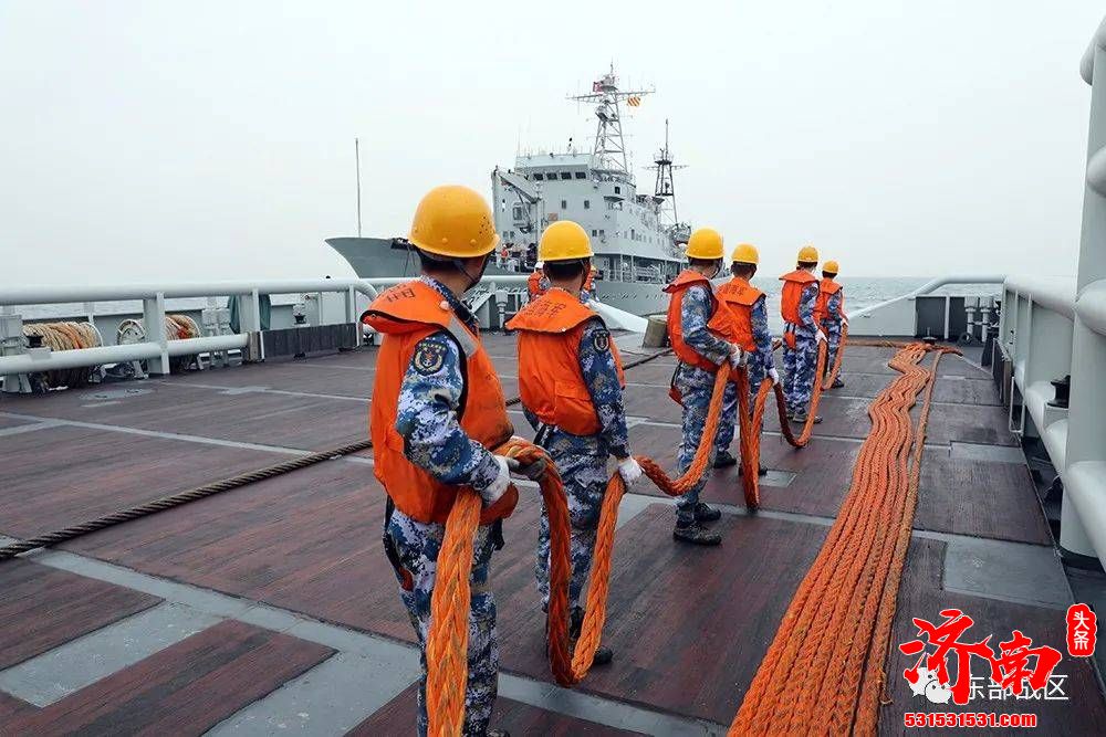 东部战区海军某防救船大队一场紧贴实战的全训合格考核硝烟味十足 东部战区海军某防救船大队一场紧贴实战的全训合格考核硝烟味十足