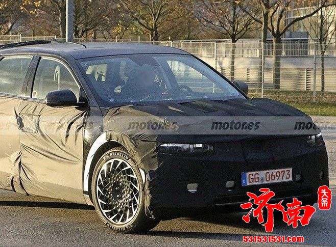 现代IONIQ 5谍照曝光 续航有望达800公里 明年发布 现代IONIQ 5谍照曝光 续航有望达800公里 明年发布