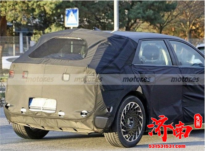 现代IONIQ 5谍照曝光 续航有望达800公里 明年发布 现代IONIQ 5谍照曝光 续航有望达800公里 明年发布