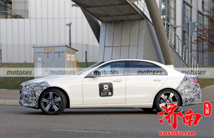 全新奔驰C级谍照曝光 瀑式格栅设计 S级内饰风格 明年上市 全新奔驰C级谍照曝光 瀑式格栅设计 S级内饰风格 明年上市