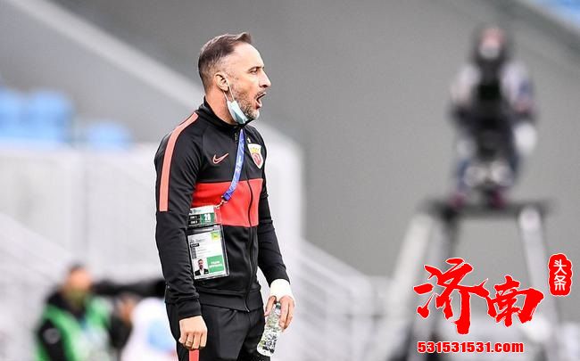 上港主帅佩雷拉:新人需要高价值比赛才能提升 但不能压力过大 上港主帅佩雷拉:新人需要高价值比赛才能提升 但不能压力过大