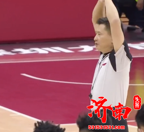 CBA常规赛第二阶段山西和深圳的对决 比赛在第三节出现了巨大的争议 CBA常规赛第二阶段山西和深圳的对决 比赛在第三节出现了巨大的争议