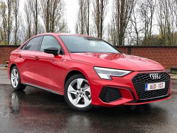 奥迪全新A3三厢版实拍图曝光 国内下月7日开卖 奥迪全新A3三厢版实拍图曝光 国内下月7日开卖