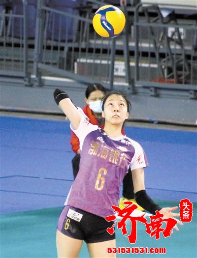 沟通+找出进攻机会 王宁的高效进攻让天津女排变得更强 沟通+找出进攻机会 王宁的高效进攻让天津女排变得更强