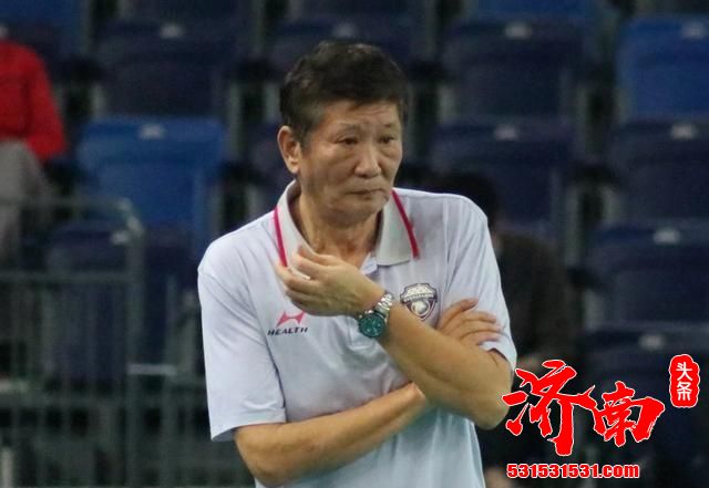 广东主帅方岩难掩泪水:压力非常大 晋级四强非常困难 广东主帅方岩难掩泪水:压力非常大 晋级四强非常困难