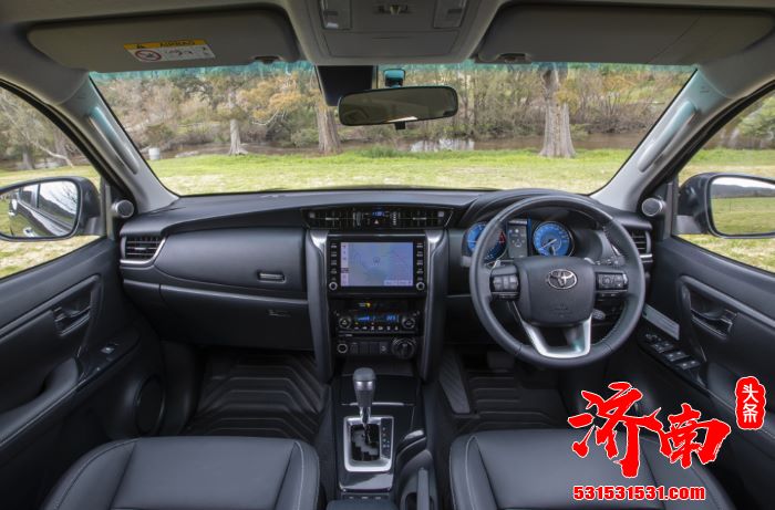 丰田全新SUV穿越者发布 细节方升级 搭2.7L自然吸气引擎 丰田全新SUV穿越者发布 细节方升级 搭2.7L自然吸气引擎