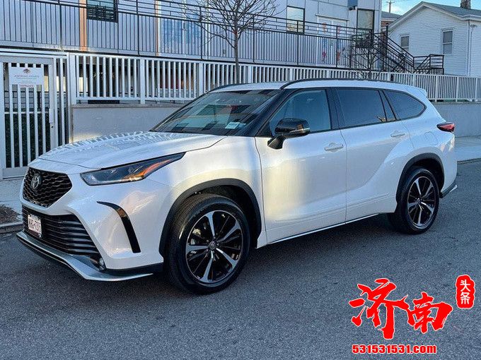 搭载3.5L V6发动机 外观升级更运动 丰田全新汉兰达运动版实拍图 搭载3.5L V6发动机 外观升级更运动 丰田全新汉兰达运动版实拍图