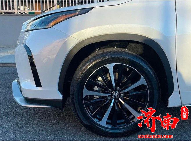搭载3.5L V6发动机 外观升级更运动 丰田全新汉兰达运动版实拍图 搭载3.5L V6发动机 外观升级更运动 丰田全新汉兰达运动版实拍图