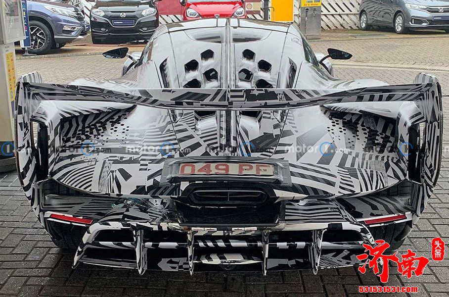 迈凯伦Sabre路试谍照曝光 搭载4.0T V8引擎 明年亮相 迈凯伦Sabre路试谍照曝光 搭载4.0T V8引擎 明年亮相