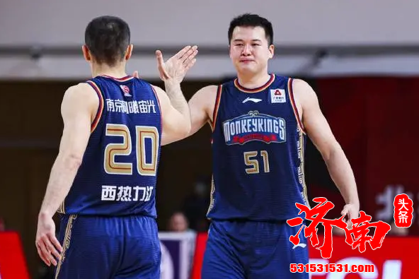 本土内线万圣伟延续近来好状态 11投6中收获18分7篮板 是同曦赢球的功臣 本土内线万圣伟延续近来好状态 11投6中收获18分7篮板 是同曦赢球的功臣