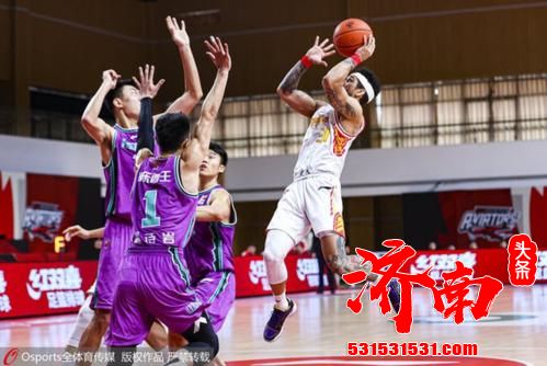深圳男篮依靠杨林祎的三分绝杀,最终以110-107险胜山东 深圳男篮依靠杨林祎的三分绝杀,最终以110-107险胜山东