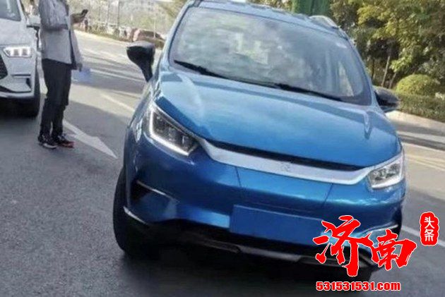 比亚迪新款元EV实拍图曝光 前脸与汉EV相似 比亚迪新款元EV实拍图曝光 前脸与汉EV相似
