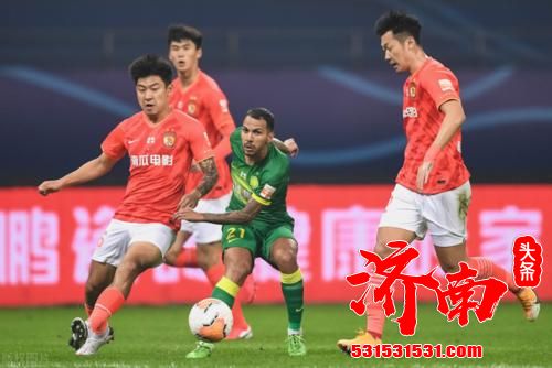 徐新与恒大的续约仍没有进展,现在他恢复了自由身 徐新与恒大的续约仍没有进展,现在他恢复了自由身