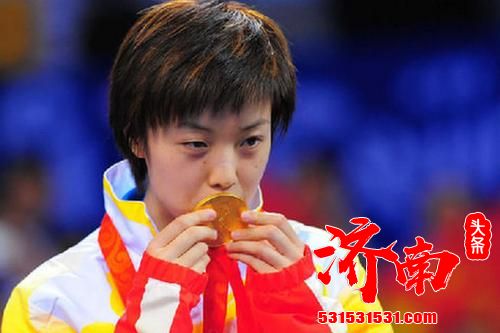 乒乓球冠军受伤了多少次,当年为啥被迫退役? 乒乓球冠军受伤了多少次,当年为啥被迫退役?