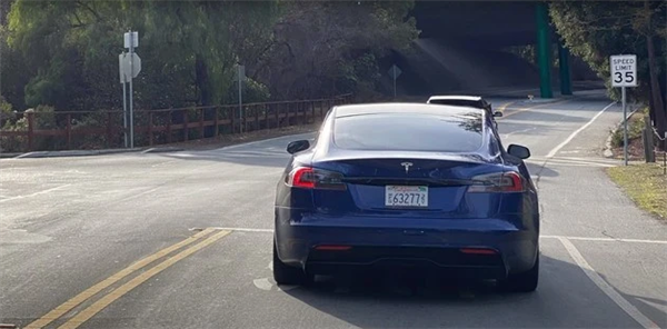 国内预售117.49万元起 特斯拉Model S或年底交付 国内预售117.49万元起 特斯拉Model S或年底交付