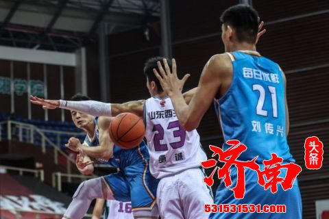 青岛替补后卫林韦翰出战30分钟,得到20分6助攻1篮板1抢断的数据 青岛替补后卫林韦翰出战30分钟,得到20分6助攻1篮板1抢断的数据