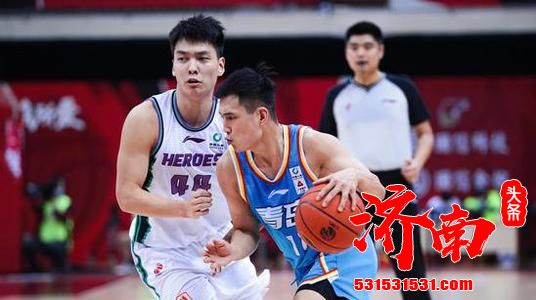 青岛替补后卫林韦翰出战30分钟,得到20分6助攻1篮板1抢断的数据 青岛替补后卫林韦翰出战30分钟,得到20分6助攻1篮板1抢断的数据