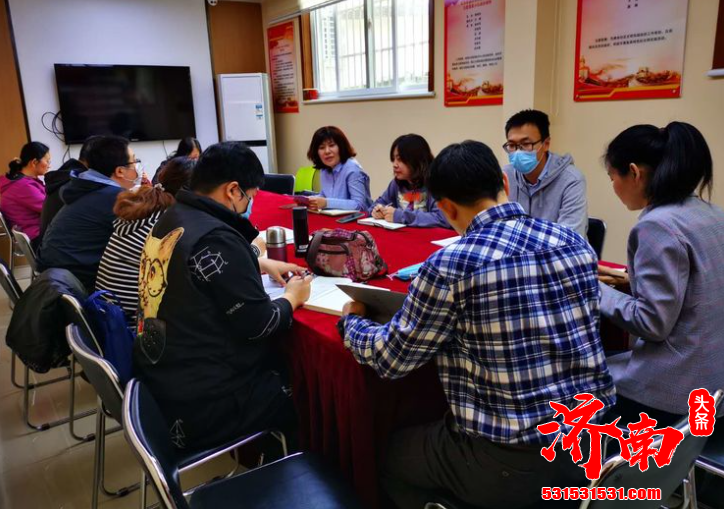 春节期间 济南历下区建筑新村街道和平新村社区居委会的工作人员依然忙个不停 春节期间 济南历下区建筑新村街道和平新村社区居委会的工作人员依然忙个不停