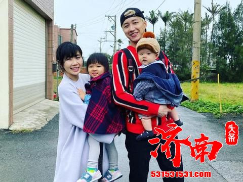 江宏杰福原爱的共同友人透露有传讯给江宏杰,他则表示:“没事。”透露自己最近都在台北忙着工作,更表示夫妻没有 江宏杰福原爱的共同友人透露有传讯给江宏杰,他则表示:“没事。”透露自己最近都在台北忙着工作,更表示夫妻没有