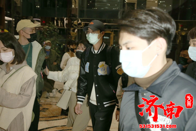 江宏杰被曝婚变后首现身 江宏杰被曝婚变后首现身