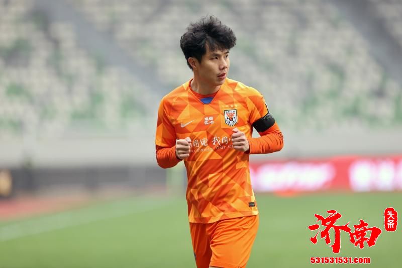 国足队长蒿俊闵因伤无缘集训 泰山队新援徐新或顶替 国足队长蒿俊闵因伤无缘集训 泰山队新援徐新或顶替