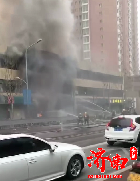 济南一面店发生煤气罐泄露爆燃 济南一面店发生煤气罐泄露爆燃