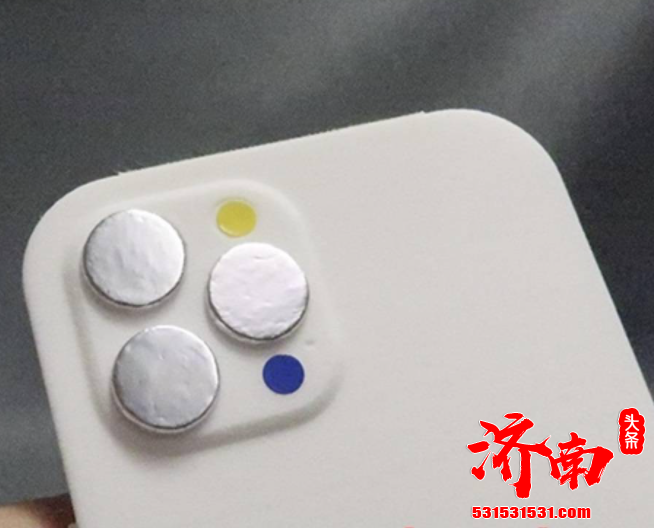 苹果 iPhone 13 Pro 模型曝光:刘海更小,自拍摄像头位置调整 苹果 iPhone 13 Pro 模型曝光:刘海更小,自拍摄像头位置调整