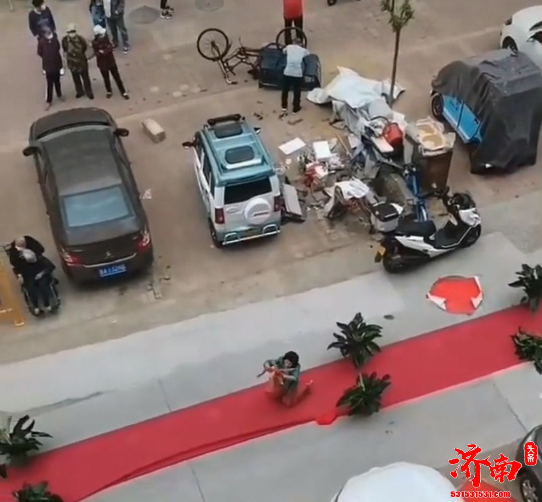 科学抗议!济南张马屯某小区请神婆做法抗疫, 愚昧至极!