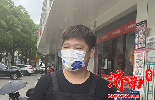 上海一辆公交车滑入河道,系司机突发心梗