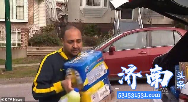加拿大一对夫妻囤积消毒湿巾网上高价卖出赚约合36.5万元
