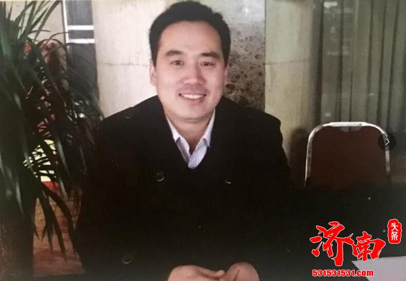 济南市书协副主席为“老年文化艺术季”寄语挥毫