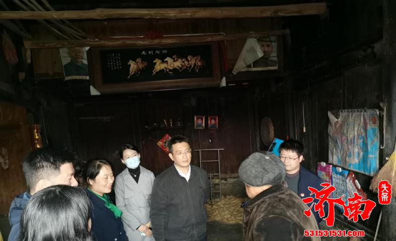 济南青年考察团赶赴湘西扶贫协作 将爱心款物集中交付湘西