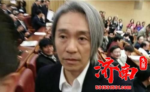 周星驰通过律师出镜读声明的方式辟谣欠债一事