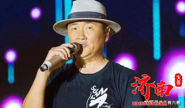 51岁孙楠近照曝光久违与李玟合影 却被指神态僵硬像个蜡像