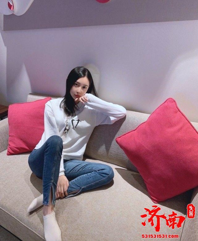 潘玮柏老婆婚后首度露面 高调秀婚戒力证幸福 皮肤白皙美貌惊艳 