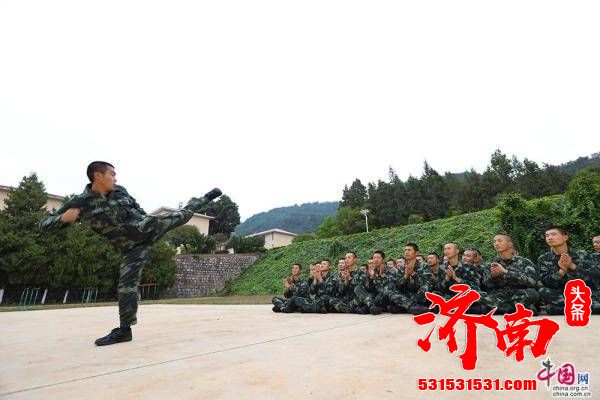 除了紧张的训练学习，周末闲暇时光新战士们是怎么度过的呢？