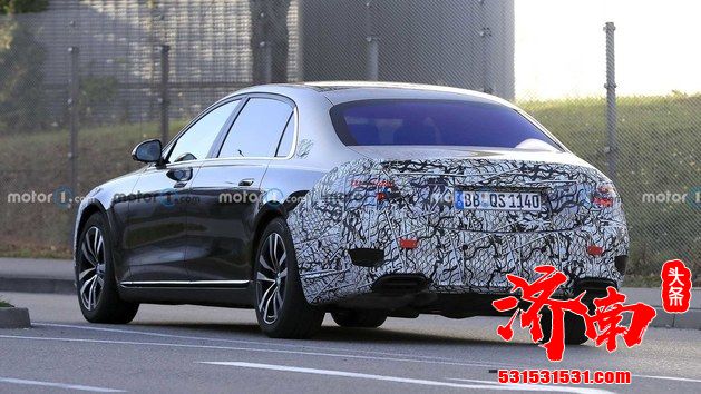 奔驰迈巴赫S级谍照曝光 银黑双色车身 11月19日全球首发