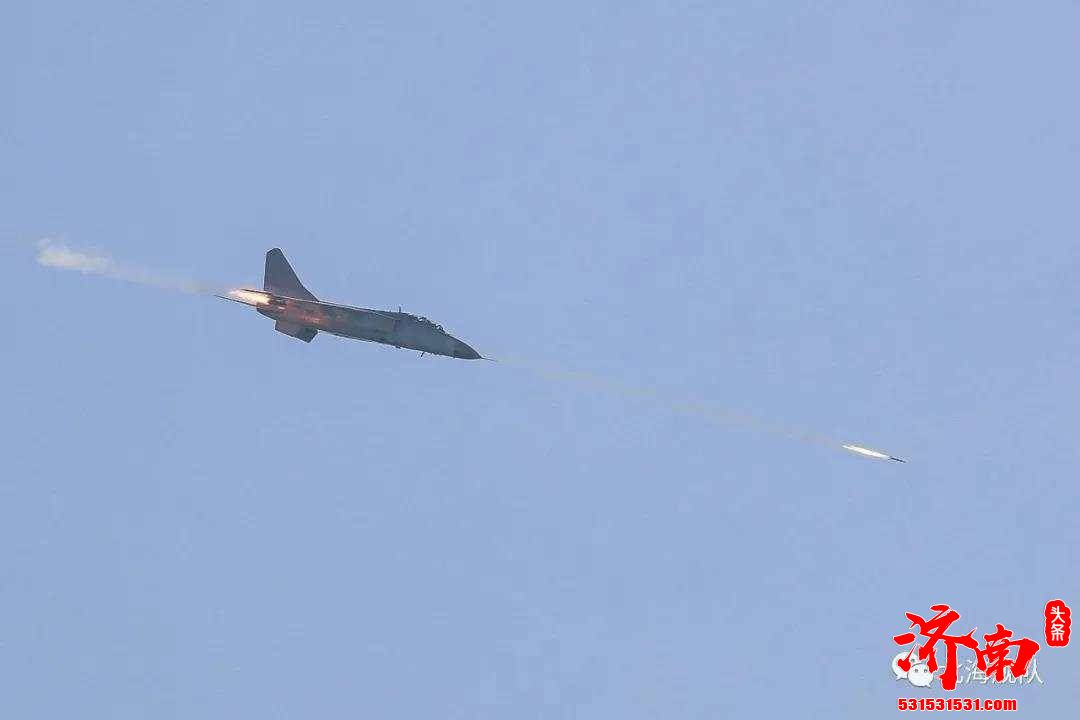 北部战区海军航空兵某旅组织实战背景下地靶实弹射击训练