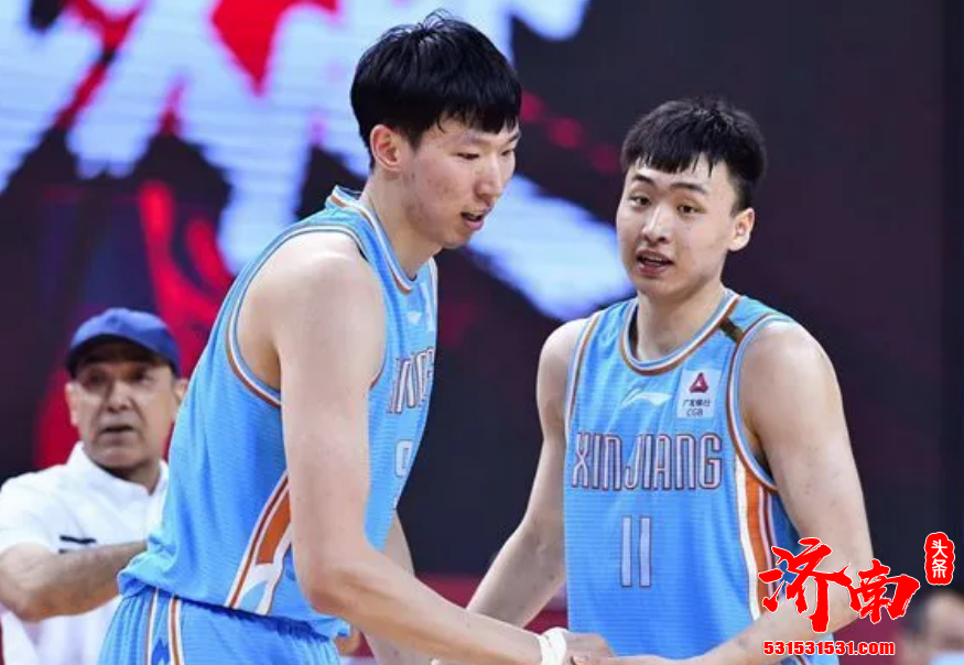 新疆队的球员们仍然能够享受地道的家乡美食 原因是管理层直接将两位俱乐部的厨师长用飞机接到了诸暨